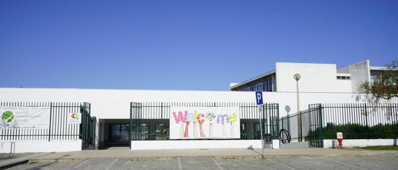 Escola Secundária Henrique Medina